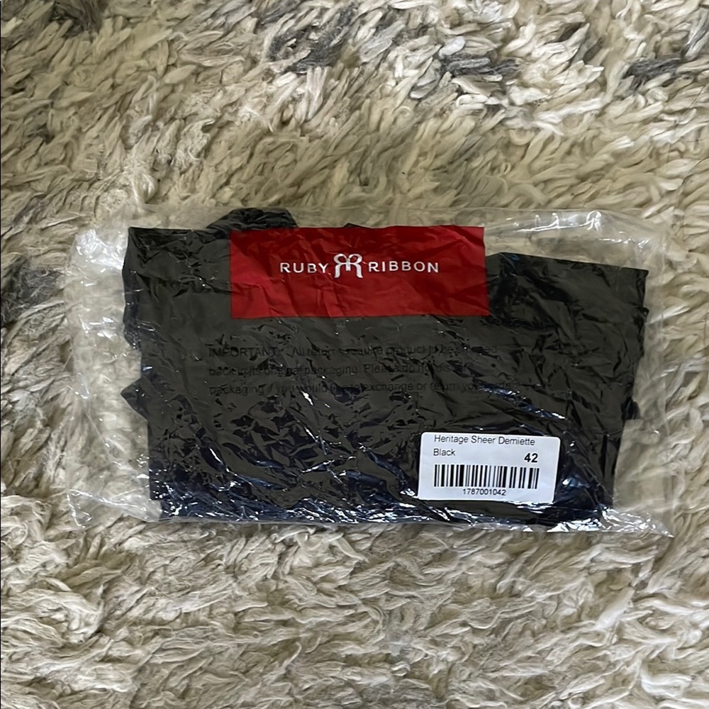Ruby Ribbon Black Heritage Sheer Demiette Size 42 - Picture 5 of 7
